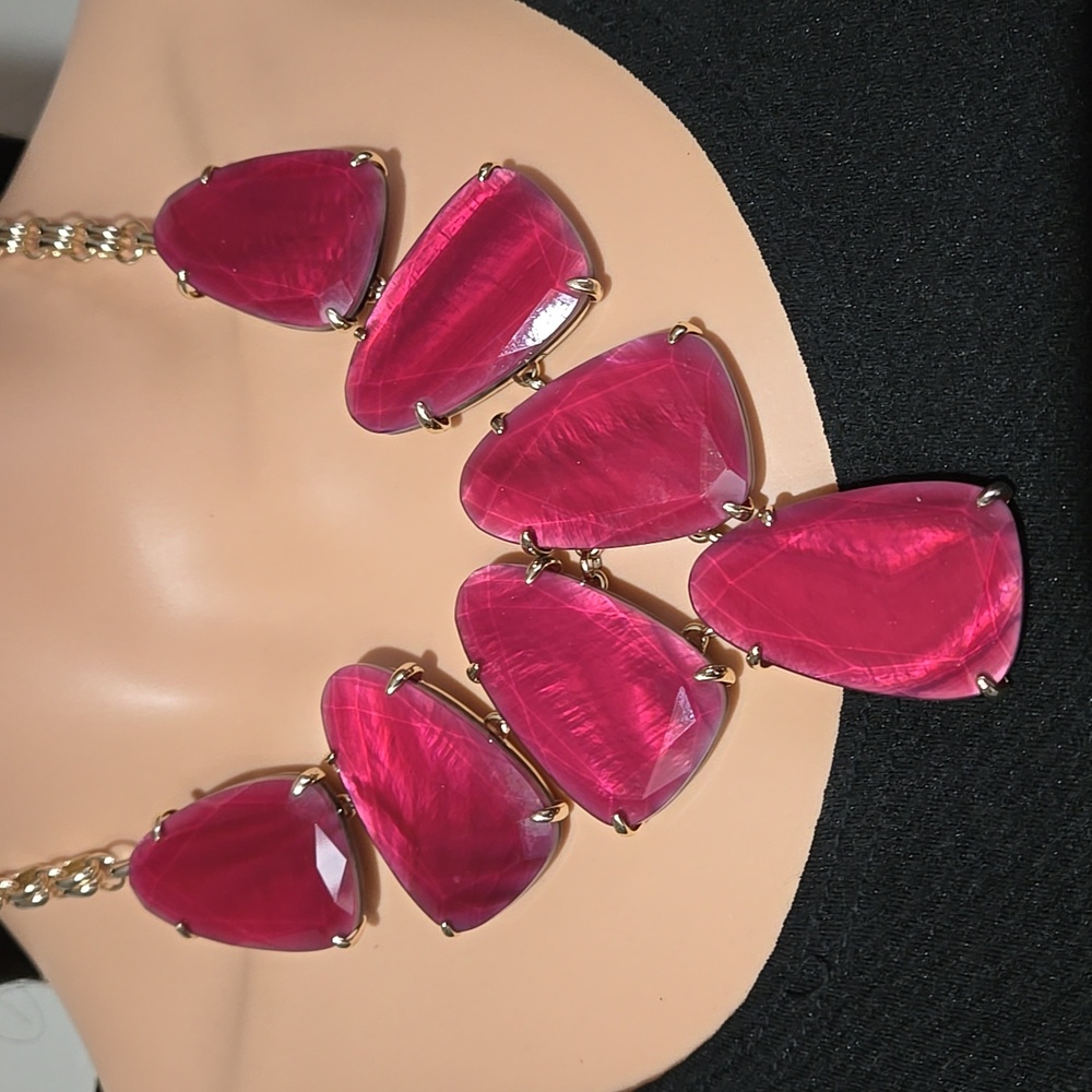 Kendra Scott Cranberry Illusion "Harlow" Necklace